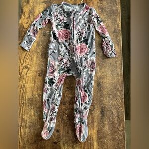 Posh Peanut Daphne Zipper Ruffles Bamboo One Piece Romper Pajamas 12/18 girl